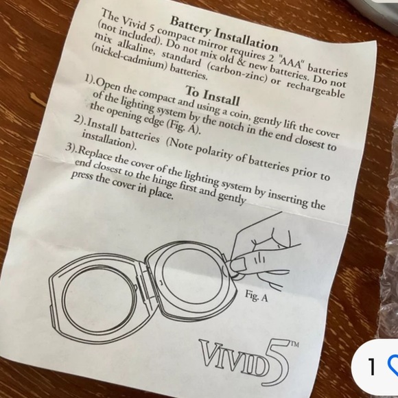 Idea village gold tone and silver tone compact mirrors - Picture 8 of 8